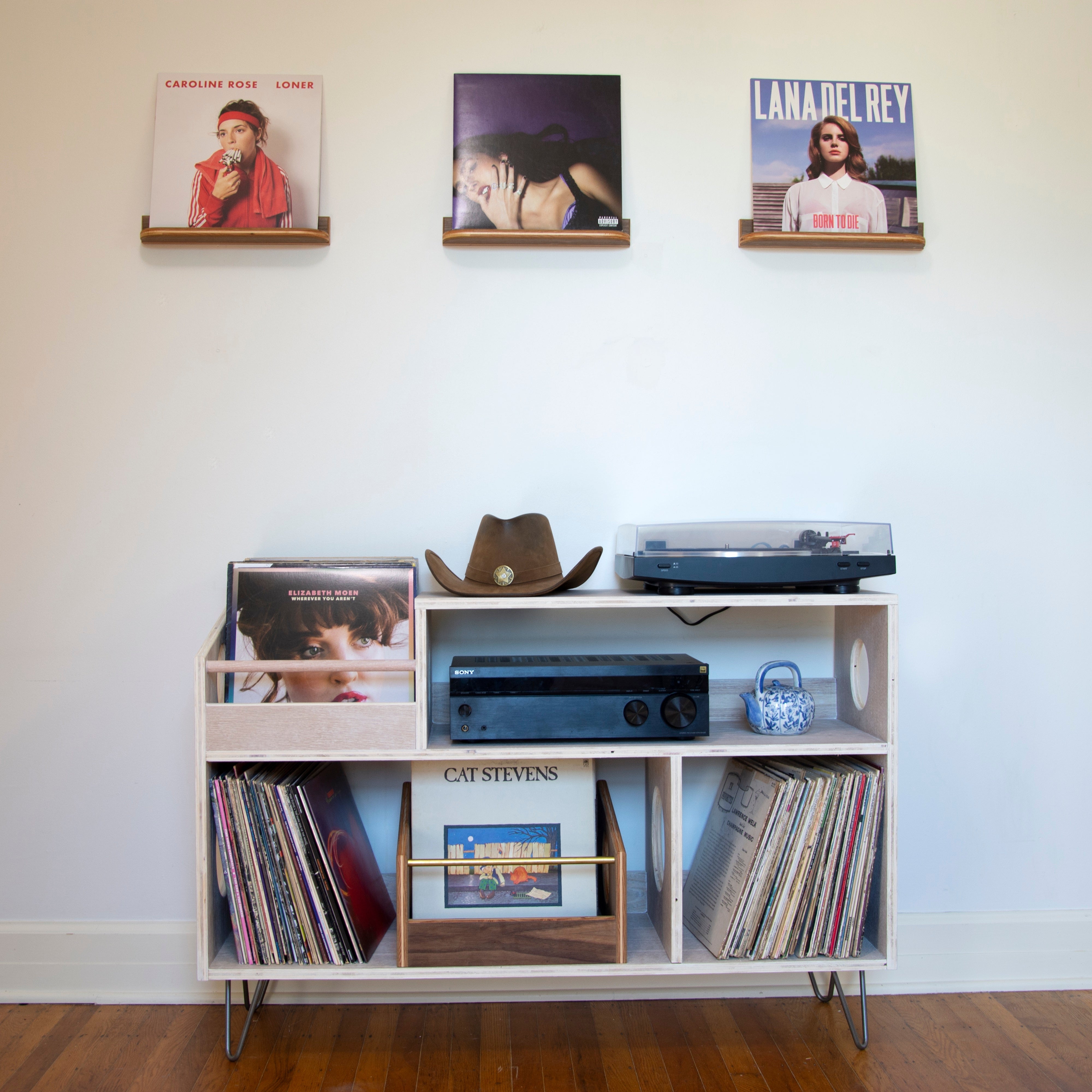 Floating Walnut Vinyl Record Display Shelf – Sidetracked Workshop