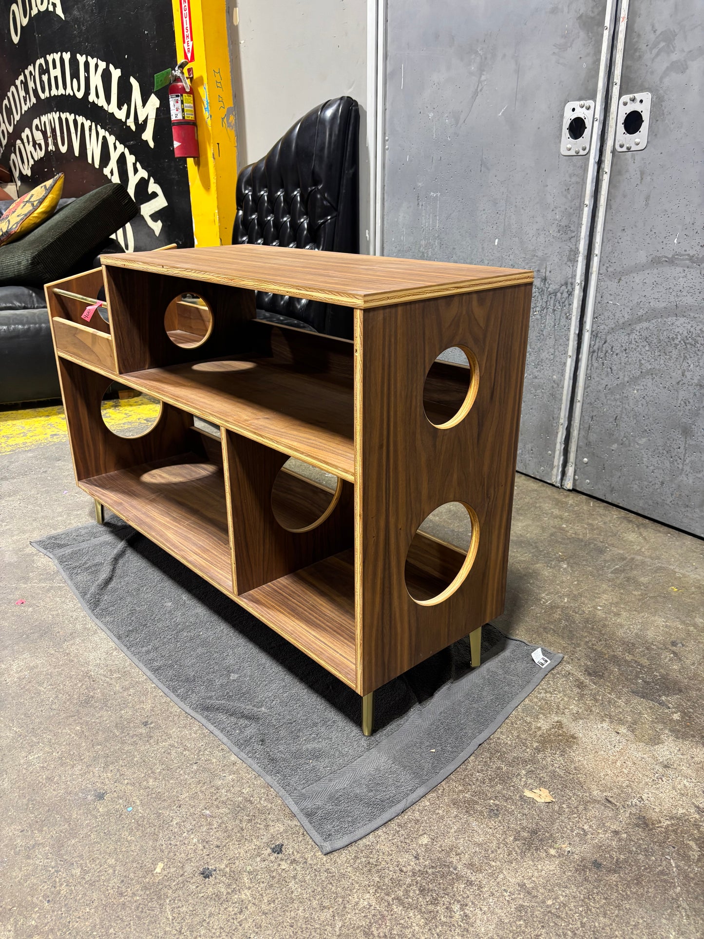 Walnut 'Headliner' #1 Seconds Sale - Floor Model